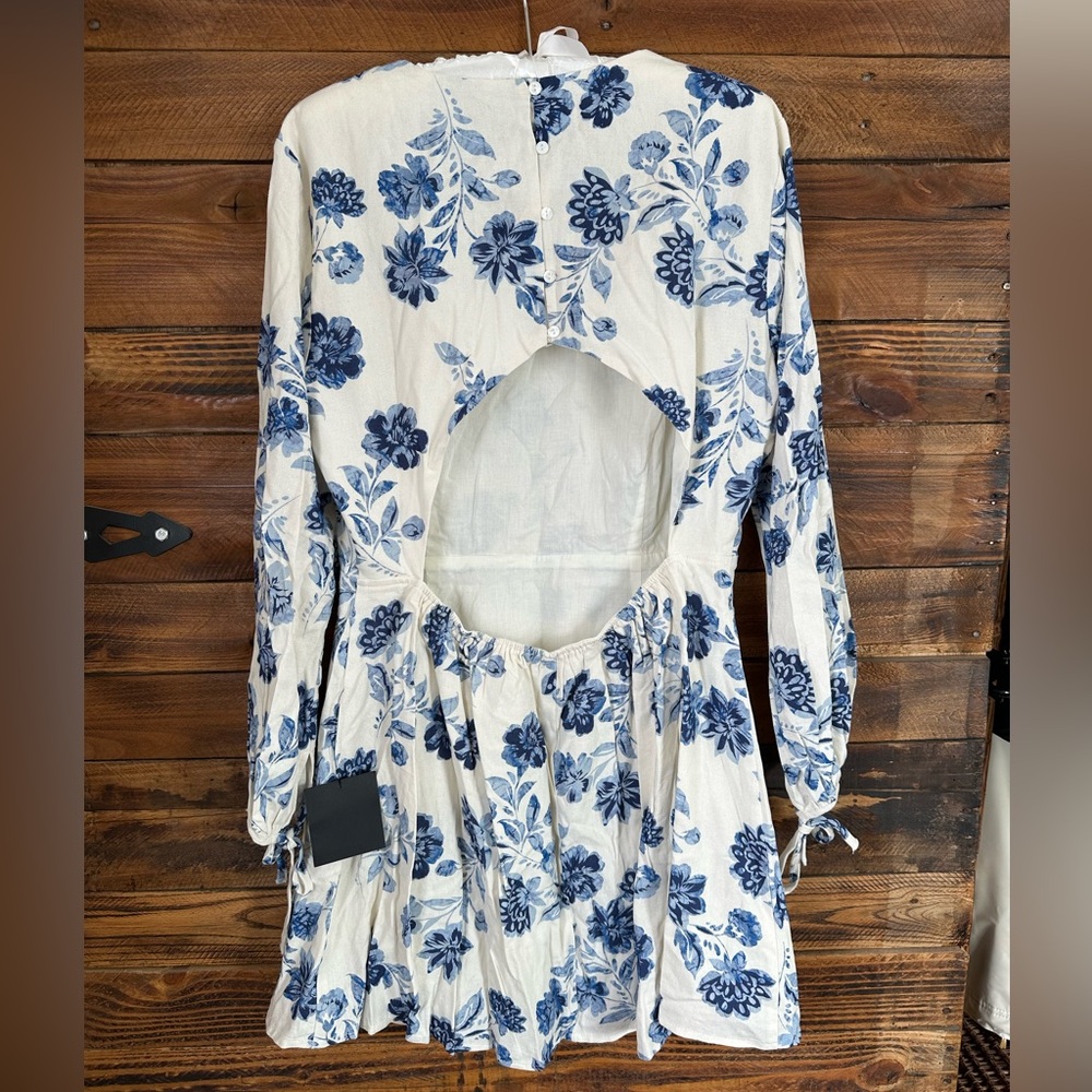 Lulu's‎ Blue White Floral Linen Blend Open Back Long Sleeve Mini Dress XL NWT - Picture 2 of 9